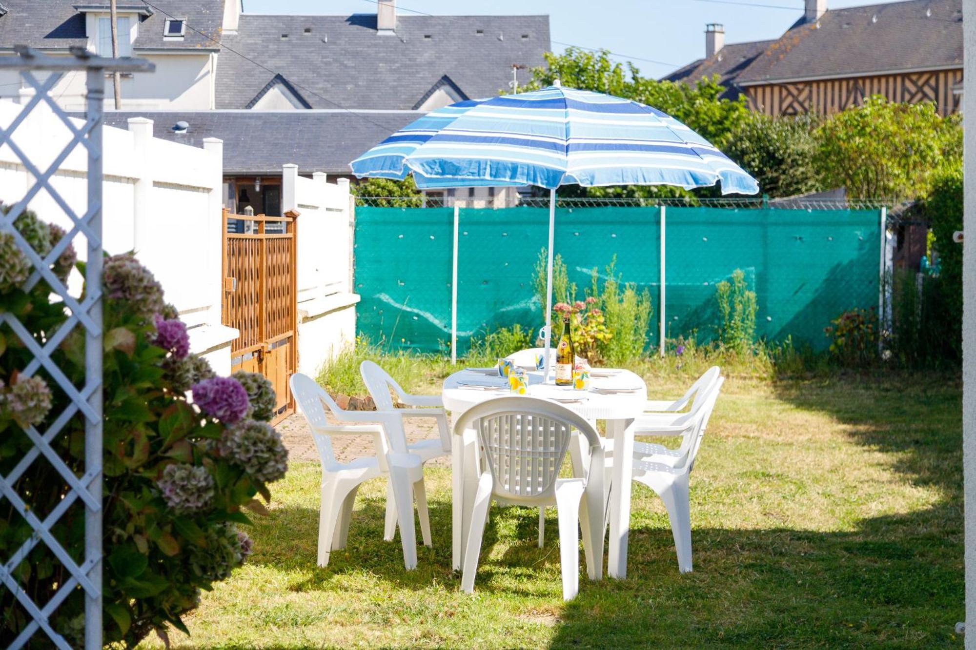 La Maison Cabourgeaise Proche Mer ภายนอก รูปภาพ