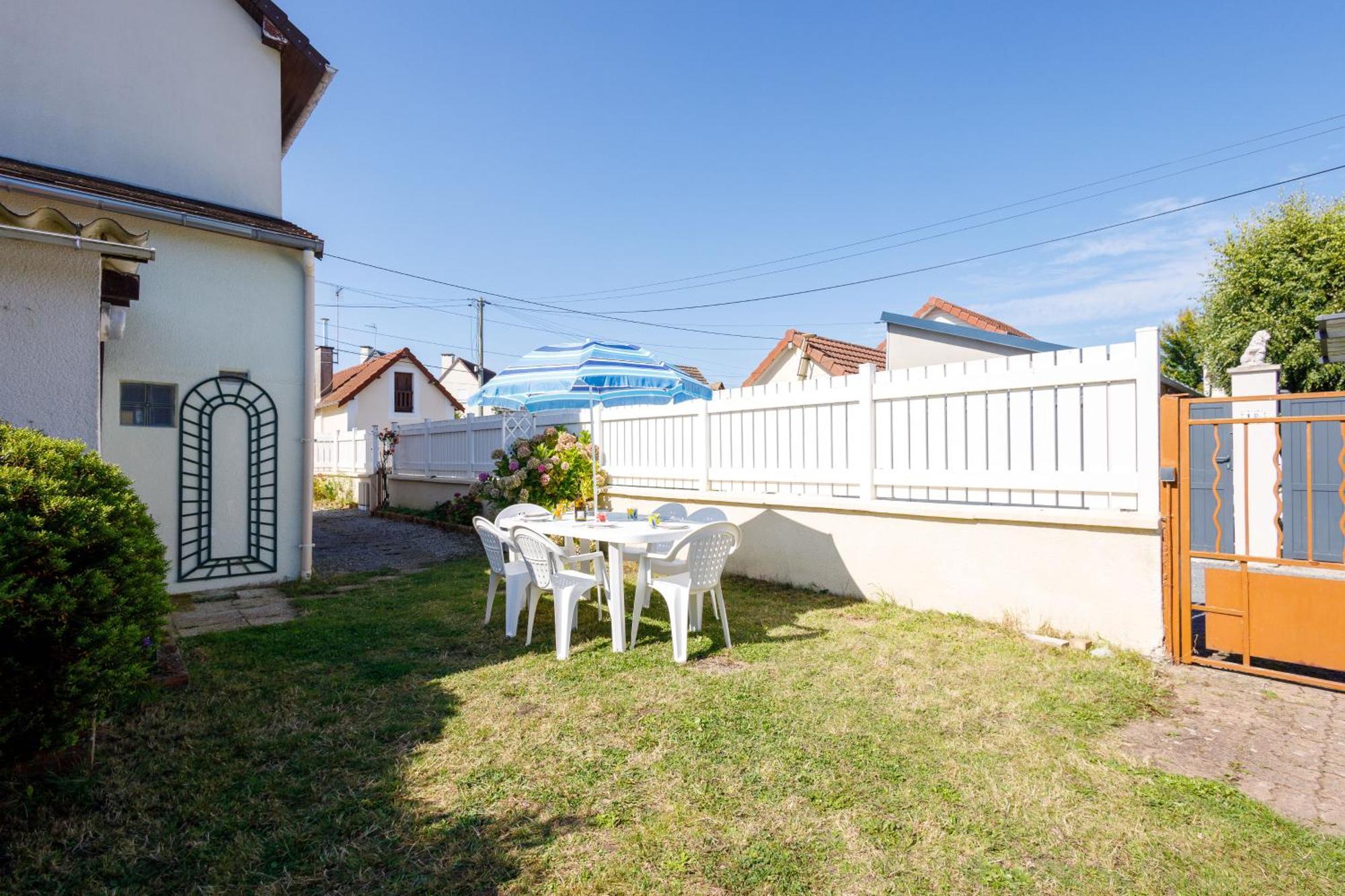La Maison Cabourgeaise Proche Mer ภายนอก รูปภาพ